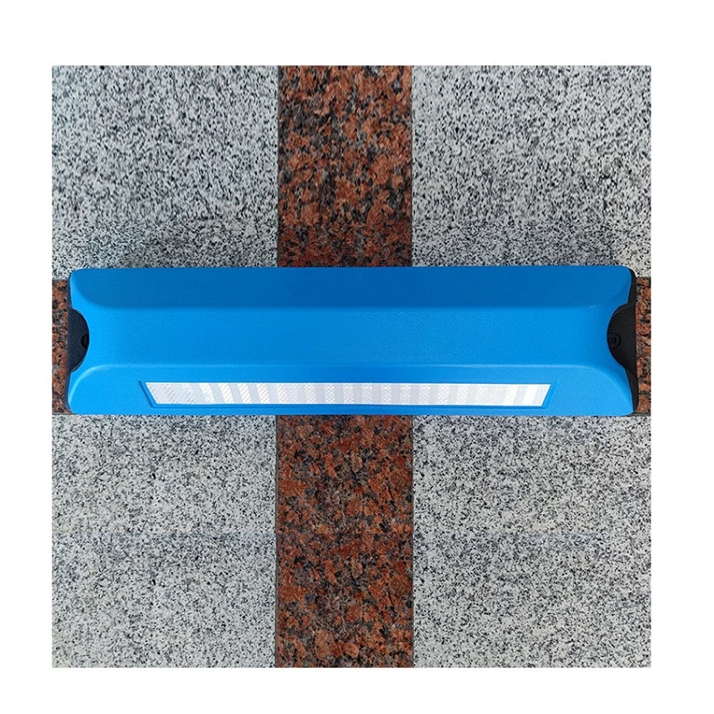 Plastic Blue Wheel Block Wheel Stopper PVC Reflective Stopper Plastic Injection Moulds